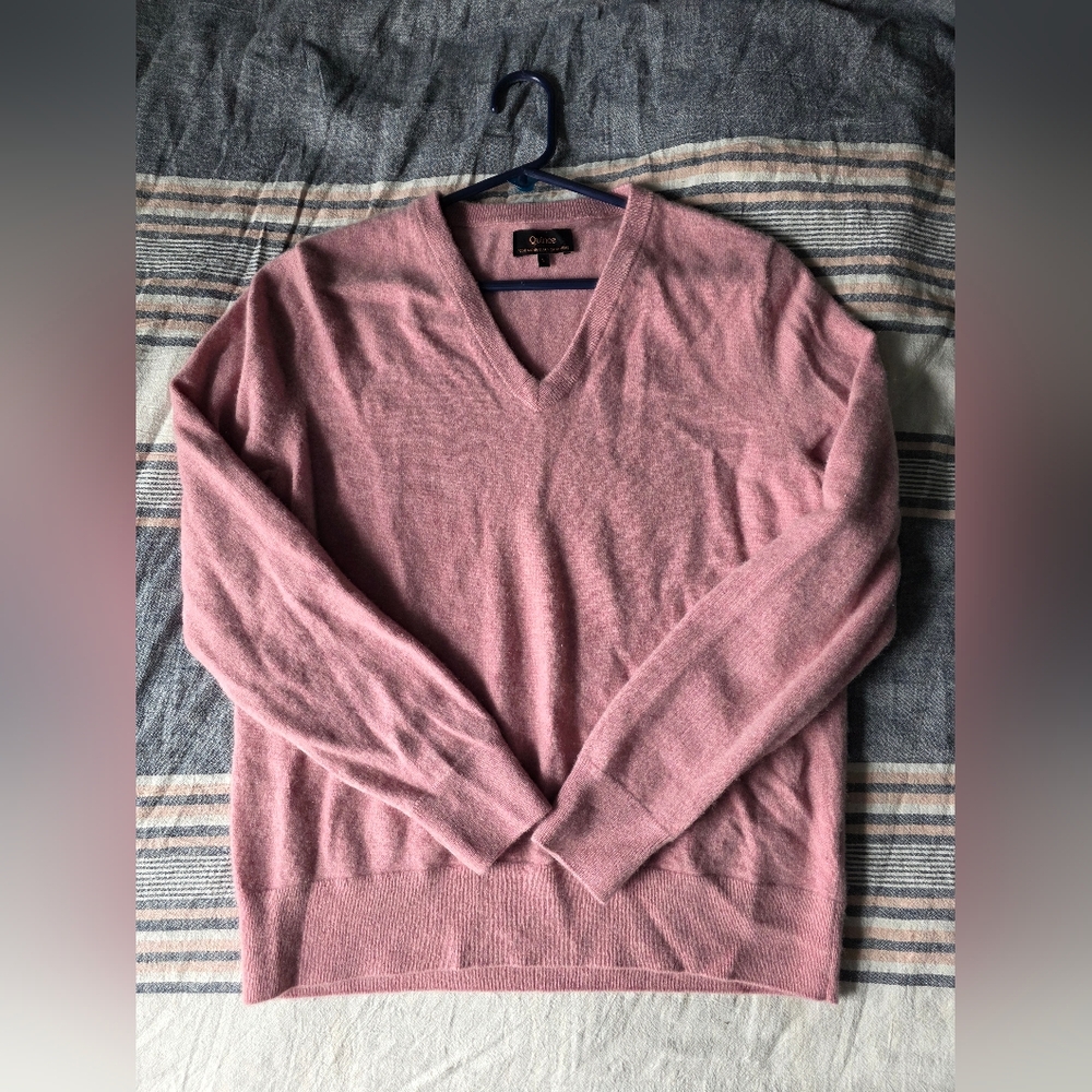 Quince Cashmere V-Neck Sweater